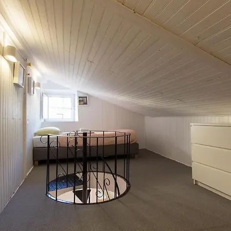Cais Sodre Duplex By Homing *
